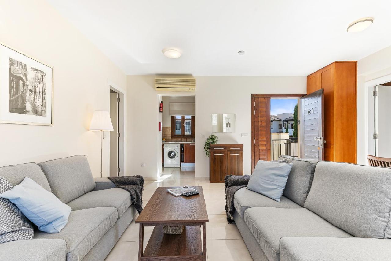 2 Bedroom Apartment Assia With Communal Pool, Aphrodite Hills Resort Kouklia Exterior foto